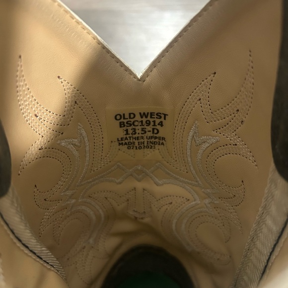 Old West Cowboy Classic Western Style - Cavender’s - Picture 3 of 4